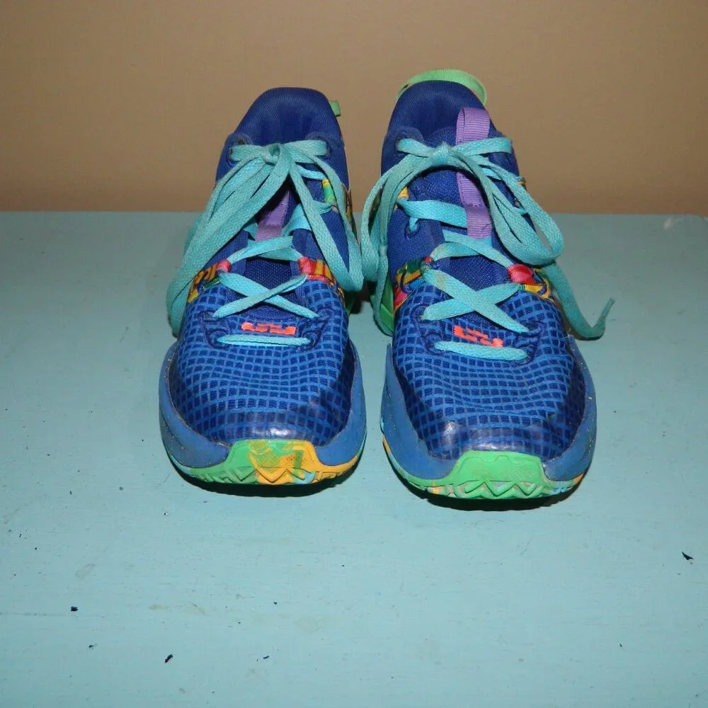Nike Lebron Witness 7 Kaliedoscope Shoes Size 3.5Y